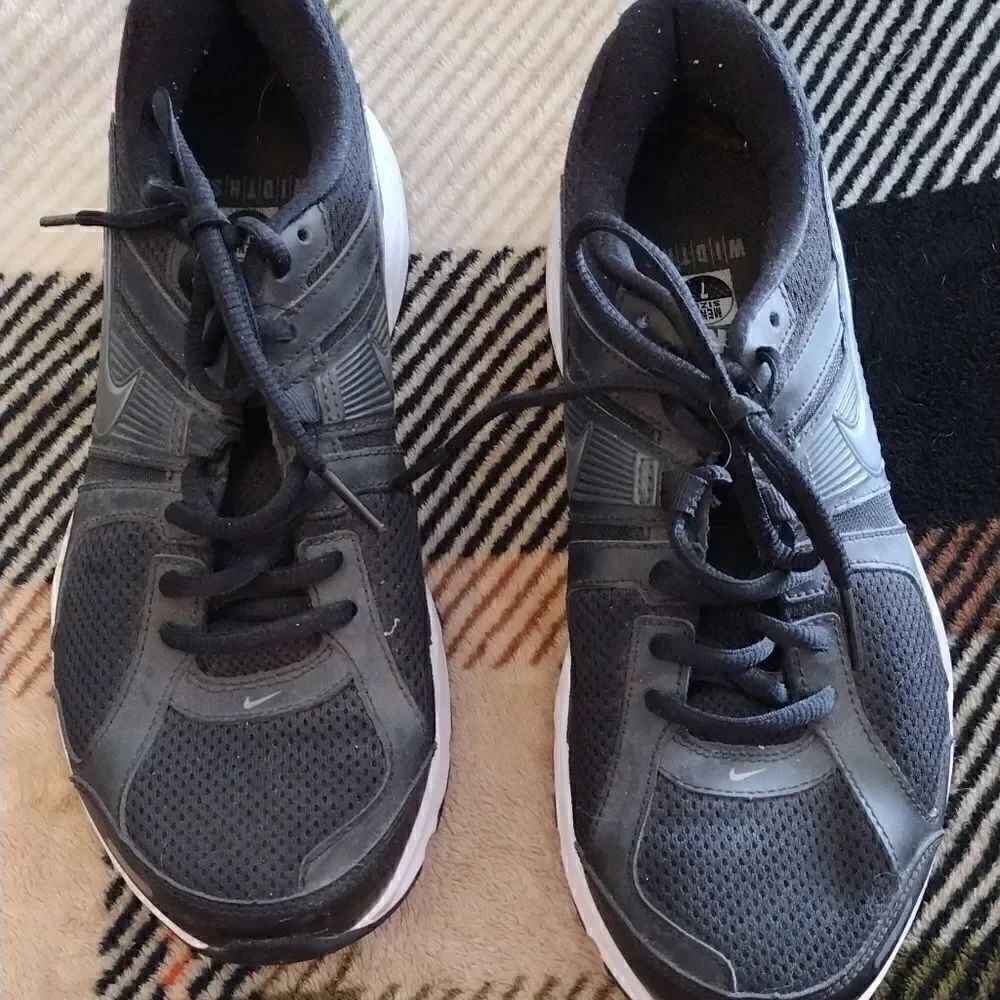 Nike Mens Dart 580524-002 Black Running Shoes Sneakers Size 7